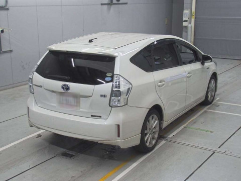 2012 Toyota Prius alpha ZVW41W[1]