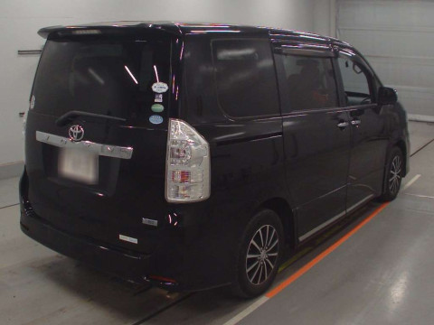 2012 Toyota Voxy ZRR70W[1]