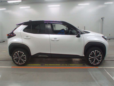 2023 Toyota YARIS CROSS MXPJ10[2]