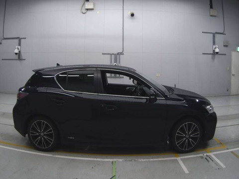 2011 Lexus CT ZWA10[2]