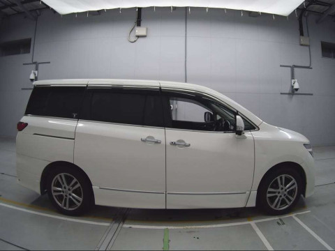 2013 Nissan Elgrand PE52[2]