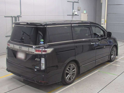 2013 Nissan Elgrand TE52[1]