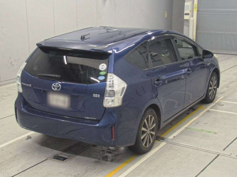 2012 Toyota Prius alpha ZVW40W[1]