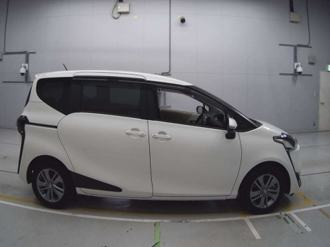 2016 Toyota Sienta NSP170G[2]