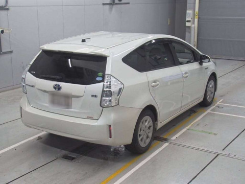 2014 Toyota Prius alpha ZVW41W[1]