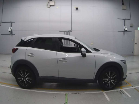 2015 Mazda CX-3 DK5FW[2]