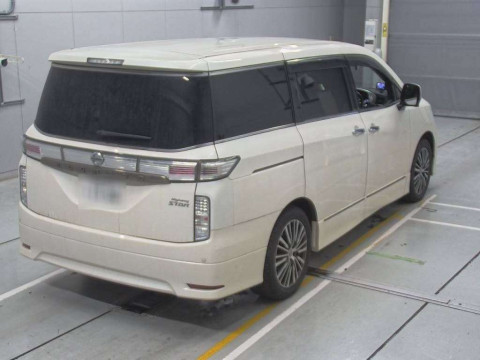 2014 Nissan Elgrand TE52[1]