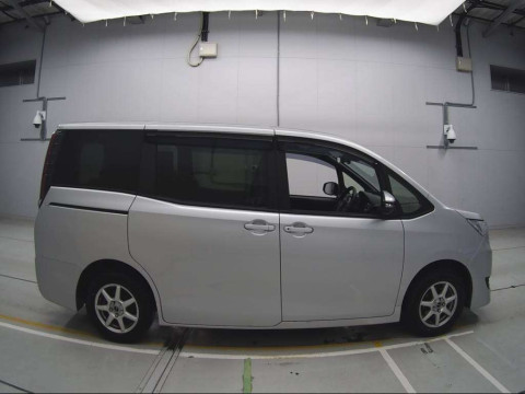 2021 Toyota Noah ZRR80G[2]