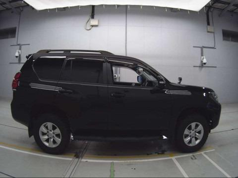 2020 Toyota Land Cruiser Prado TRJ150W[2]