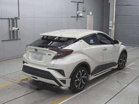 2018 Toyota C-HR ZYX10[1]