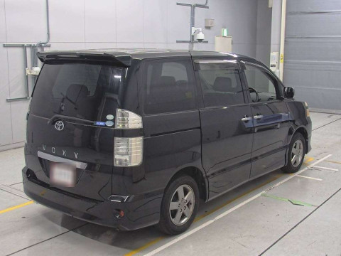 2005 Toyota Voxy AZR60G[1]