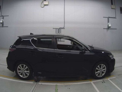 2015 Lexus CT ZWA10[2]