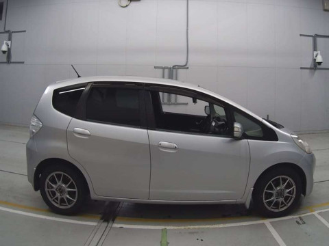 2011 Honda Fit Hybrid GP1[2]