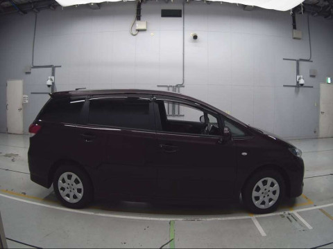 2010 Toyota Wish ZGE20G[2]