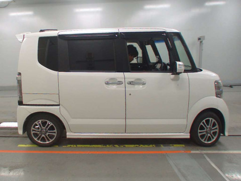 2016 Honda N-BOX CUSTOM JF1[2]