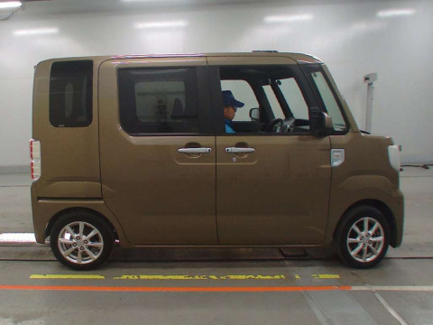 2021 Daihatsu Wake LA700S[2]