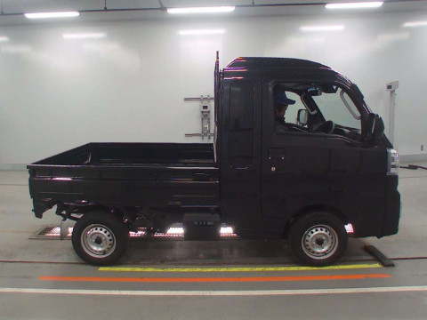 2024 Daihatsu Hijet Truck S510P[2]