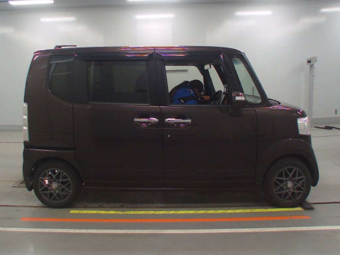 2016 Honda N-BOX JF1[2]