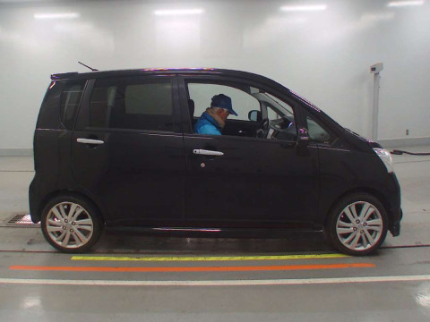 2011 Daihatsu Move LA100S[2]