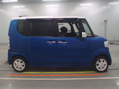 2015 Honda N-BOX JF1[2]