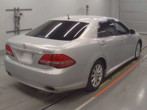 2009 Toyota Crown GRS200[1]