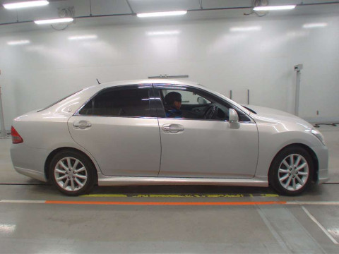 2009 Toyota Crown GRS200[2]