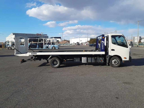 2022 Toyota Dyna Truck XZU722[2]