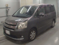 2010 Toyota Noah