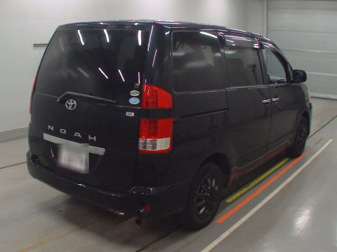 2006 Toyota Noah AZR60G[1]