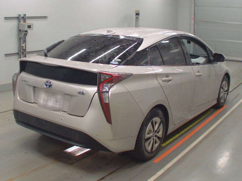 2017 Toyota Prius ZVW51[1]