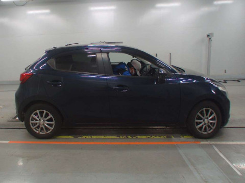 2015 Mazda Demio DJ5FS[2]