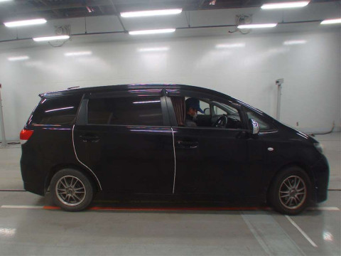 2010 Toyota Wish ZGE20G[2]