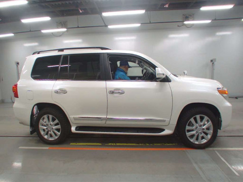 2012 Toyota Land Cruiser URJ202W[2]