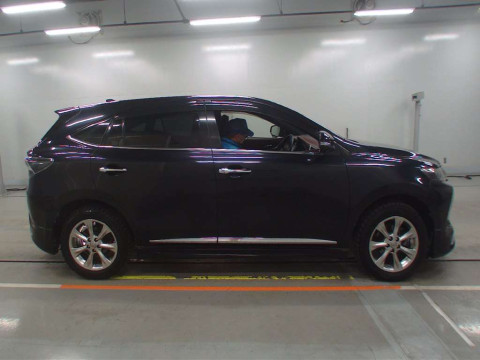 2015 Toyota Harrier ZSU60W[2]