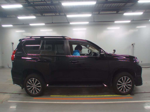 2021 Toyota Land Cruiser Prado GDJ150W[2]