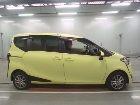 2018 Toyota Sienta NCP175G[2]