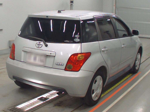 2004 Toyota IST NCP60[1]