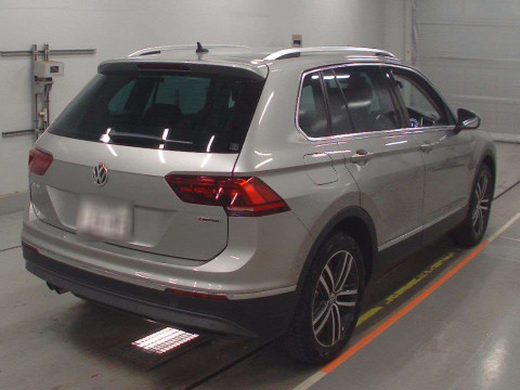 2018 Volkswagen Tiguan 5NDFGF[1]