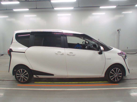 2020 Toyota Sienta NHP170G[2]