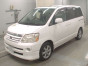 2005 Toyota Noah