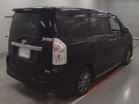 2012 Toyota Voxy ZRR70W[1]