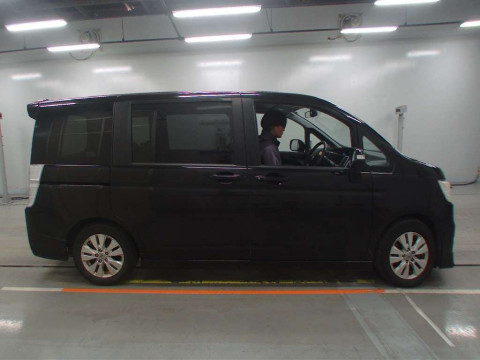 2010 Honda Step WGN Spada RK5[2]