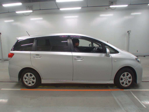 2012 Toyota Wish ZGE20G[2]