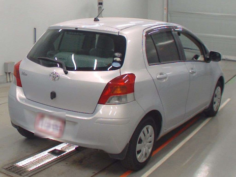 2009 Toyota Vitz SCP90[1]