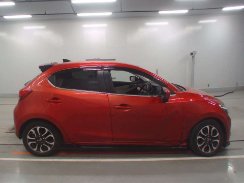 2015 Mazda Demio DJ5FS[2]