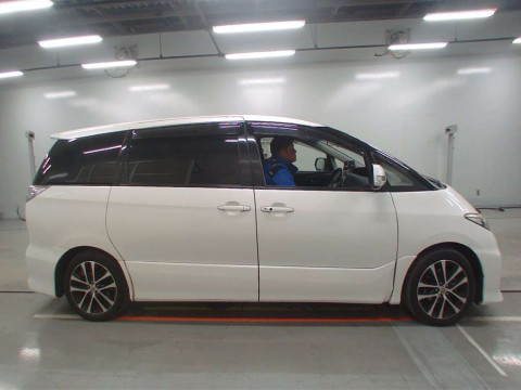 2013 Toyota Estima ACR50W[2]