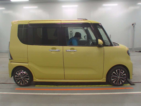 2020 Daihatsu Tanto Custom LA650S[2]