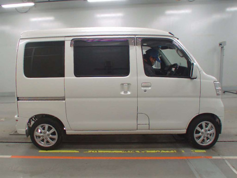 2019 Daihatsu Hijet Cargo S321V[2]