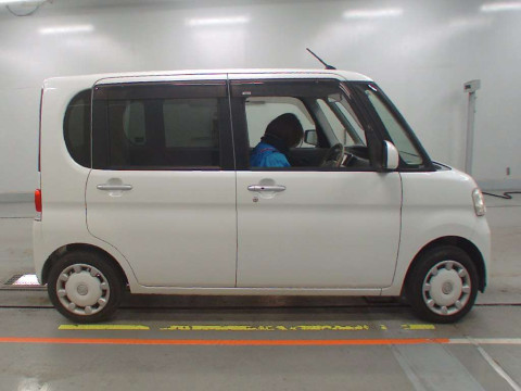 2012 Daihatsu Tanto L375S[2]