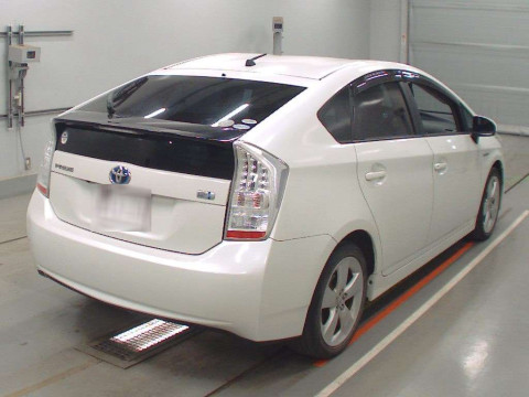 2010 Toyota Prius ZVW30[1]